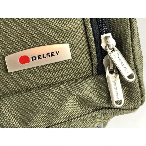 Delsey Unisex Green Black Designed In USA Double Handle Outer Pocket Duffle Bag‎ - Picture 9 of 9